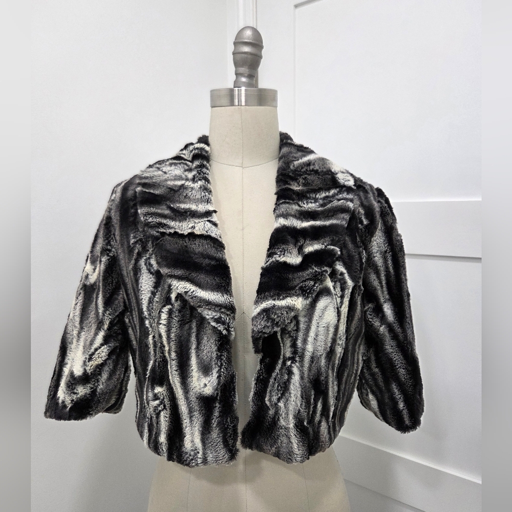 Komarov Women's Chic Black and White Faux Fur Cropped Jacket Size XS